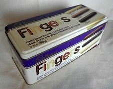 CADBURYS FINGERS BISCUITS CHOC. / WHITE~HINGE LID~ DECO. TIN 1993 ~ 10/22/9cm dp