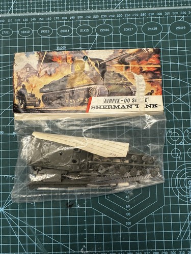 Vintage airfix 1963 red - 1963,