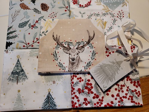 Beautiful christmas foraging - beautiful, 'foraging