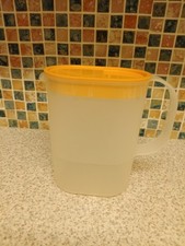 TUPPERWARE RECTANGLE SLIM FRIDGE JUG YELLOW LID 2 PINTS