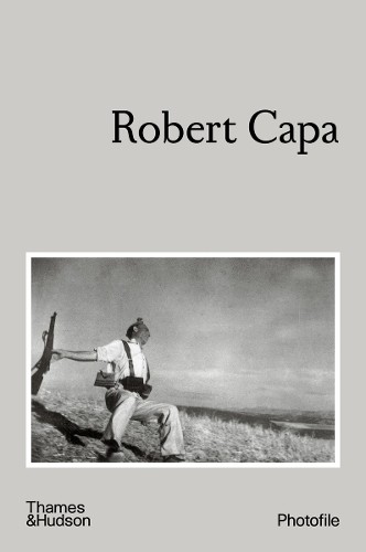 Robert capa by - 0, (photofile)