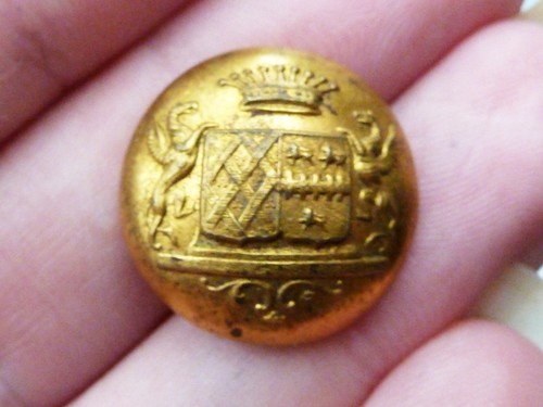 Gilded foreign livery - , button