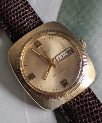 Vintage 1972 jewels bulova - vintage,