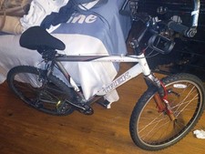 09' Trek 4300 MTB Bike Medium