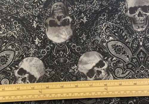 Fat quarter wicked skull - wicked,