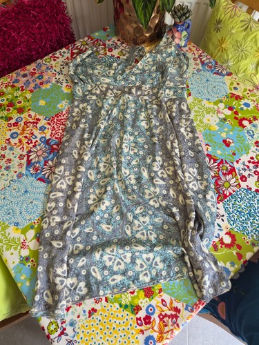 Lightweight beach cover - , up
