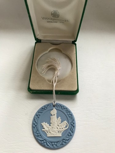 Wedgwood blue jasperware - blue,