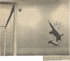 Luton Town - 60's - Sandy Davie - Rare hand signed picture