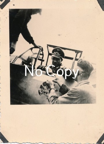 Photo adolf galland cockpit - galland, me