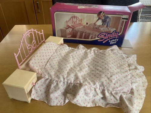 Sindy luxury bed - sindy, vintage