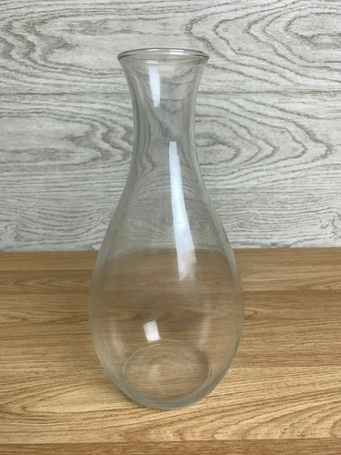 Clear glass wine decanter - clear,