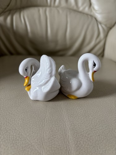 Couple geese - a,