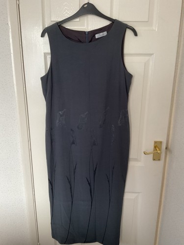 Taylor maxi dress size - j,