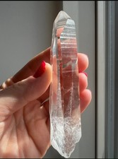 80g clear Quartz Point -