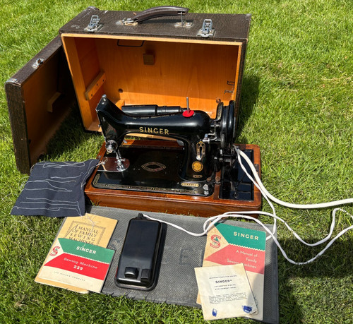 Singer 201k machine - machine, with
