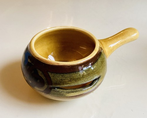 Studio pottery egg - studio, separator
