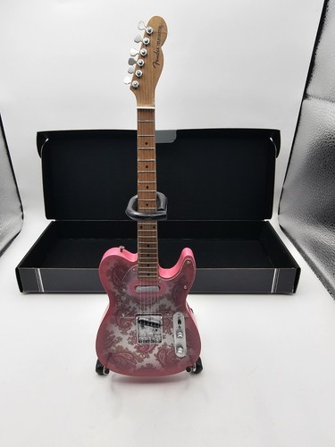 Fender telecaster pink paisley - pink,
