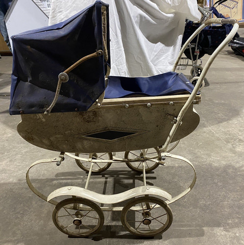 Charming vintage dolls pram - charming,