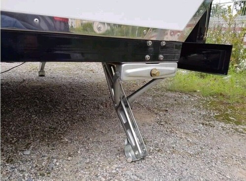 Caravan corner steady - corner,