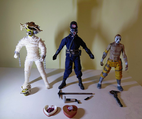 Neca figure bundle - figure, maiden