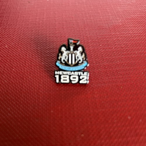 Newcastle united pin badge - united,