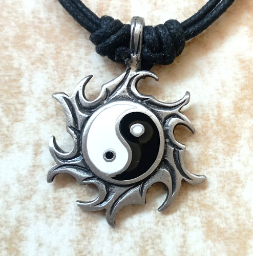 P0327 yin yang pewter - yin,