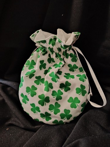 White green shamrock - &,