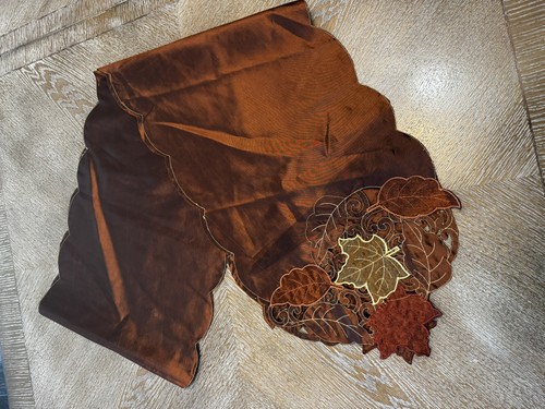 Fall brown leaves embroidered - brown,