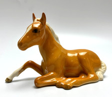Beswick Lying Foal Model 915