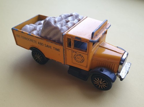 Vintage corgi morris truck - vintage,