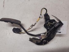 TOYOTA AVENSIS T25 Throttle Pedal 8222305060 2.00 Diesel 85kw 2005 27055395