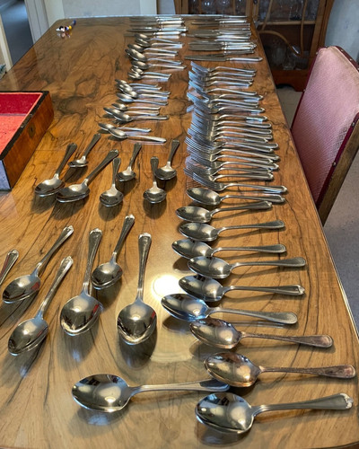 Job lot complete cutlery sets - complete,