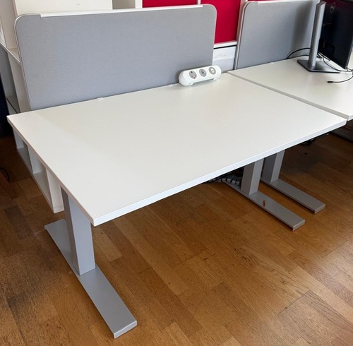 Kinnarps white 1200mm 770mm - white,