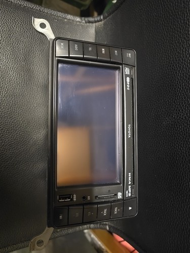 Toyota avensis sat nav unit - toyota,