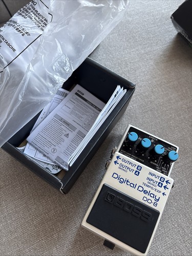 Boss digital delay guitar - dd-8,