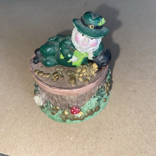 Vintage small irish leprechaun - small,