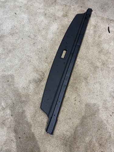 Retractable parcel shelf - retractable,