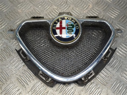 Front chrome bonnet grille - chrome,