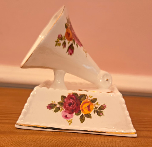 Fine bone china cottage rose - bone,
