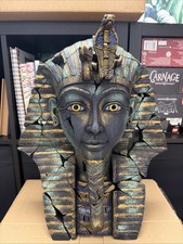 Edge Sculpture Tutankhamun