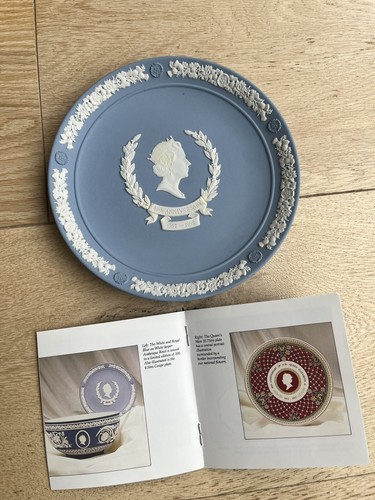 Wedgwood blue jasperware queen - wedgwood,