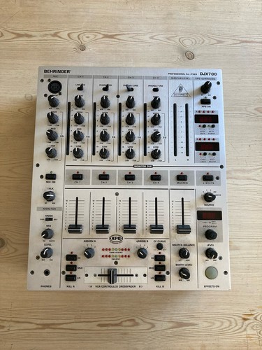 Behring djx700 channel dj - we,