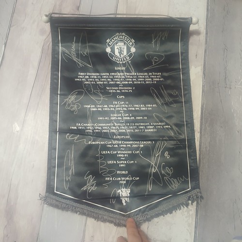 Manchester united signed black - signed,