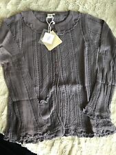 Women's Size S/M Mais il Est