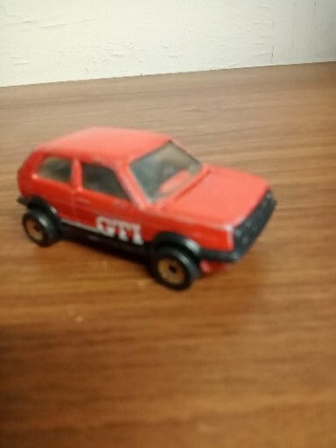 Matchbox volkswagen golf - matchbox,