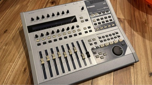 Yamaha 01x digital mixer - 01x,