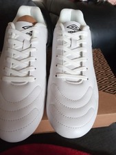 A New Pair Of Mens Umbro White Lace Up Football Boots Cushioned Insoles S 9uk£35
