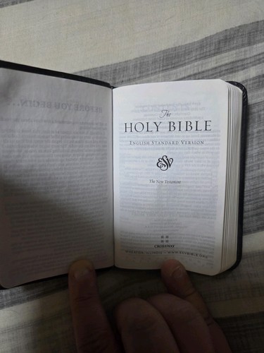 Esv vest pocket new testament - new,