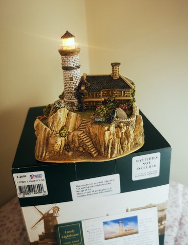 Rare illuminated lilliput lane - rare,