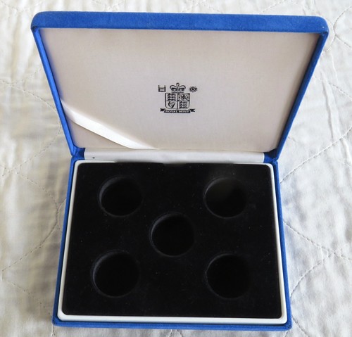 Coin royal mint - mint, blue